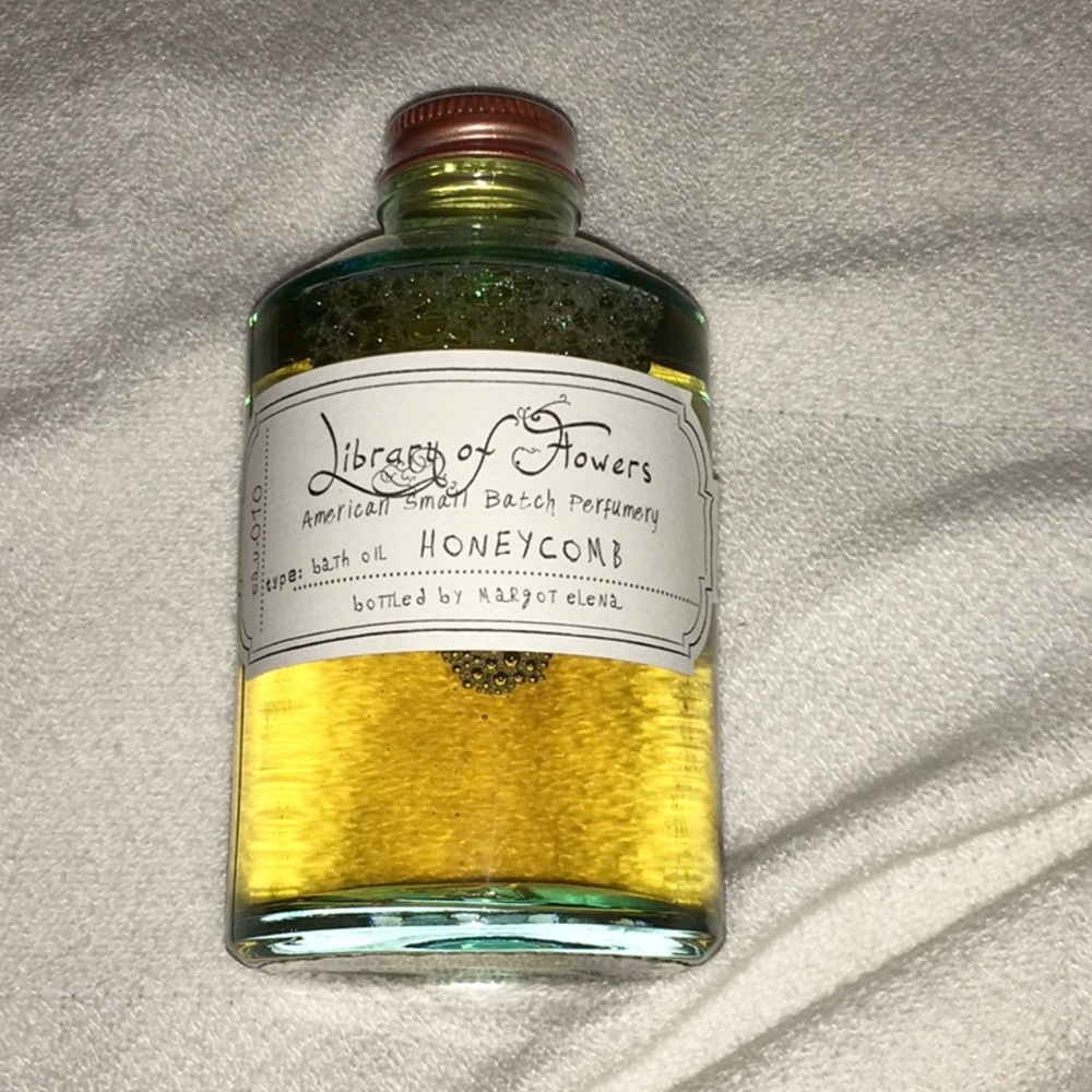 Library of Flowers Honeycomb Bath Oil